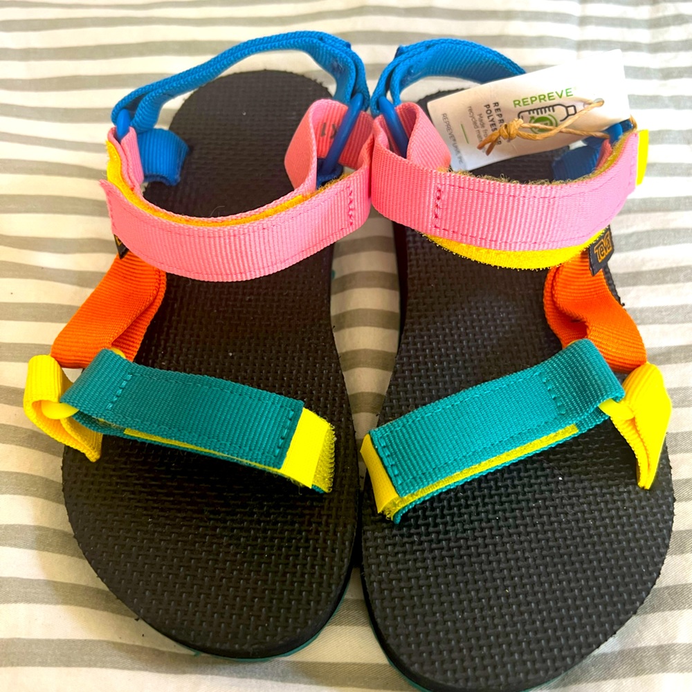 Brand new with Tags Teva sandals size 1 youth